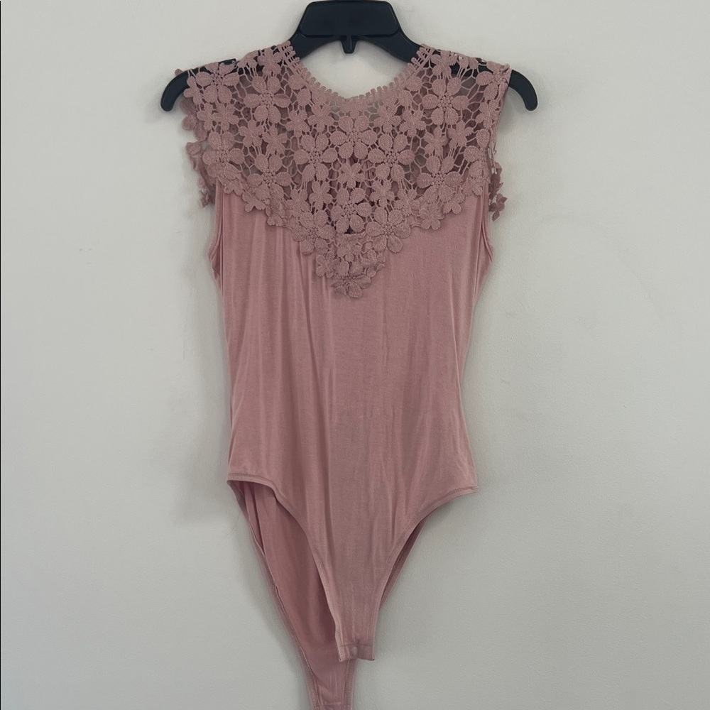 Chic Mauve Lace Bodysuit